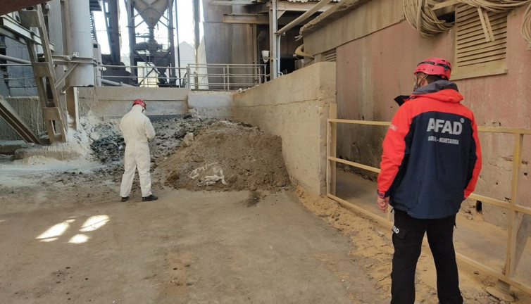 Çimento fabrikasında patlama