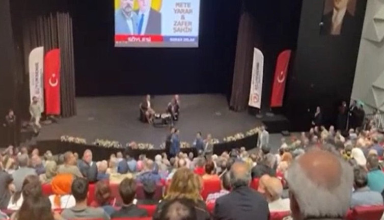AKP'li kadın 'yerel seçimleri kaybedeceğiz' dedi ortalık karıştı. Katılımcılar arasındaki Mete Yarar salonu terk etti