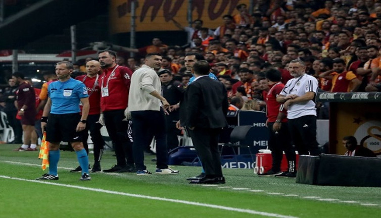 Burak Yılmaz'dan Galatasaray yedek kulübesine tepki