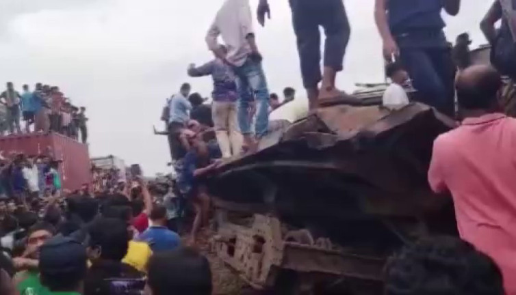 Bangladeş’te tren kazası: 17 ölü, 100’den fazla yaralı