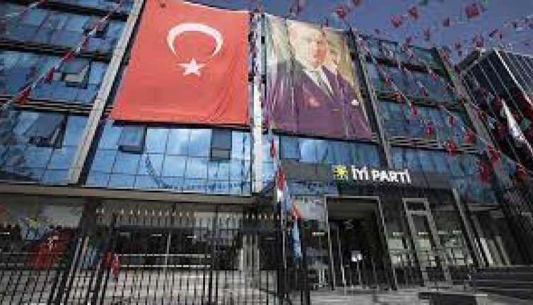 İYİ Parti'den tutuklu gazeteciler için 81 ilde açıklama