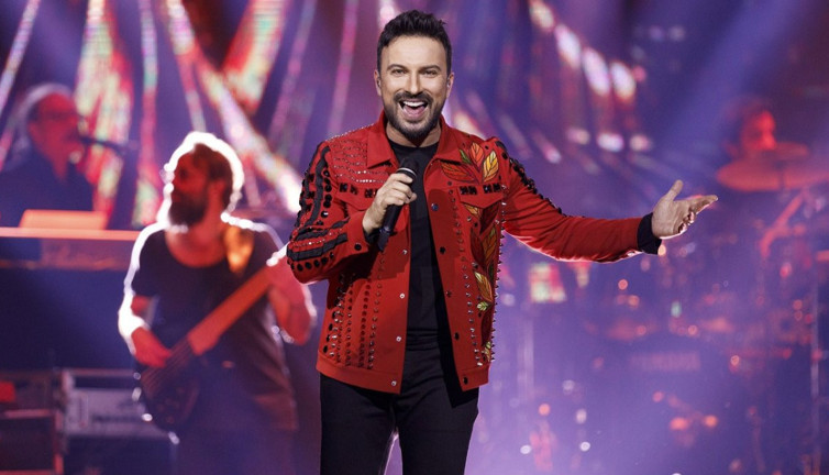 Tarkan'dan Darüşşafaka'ya büyük jest