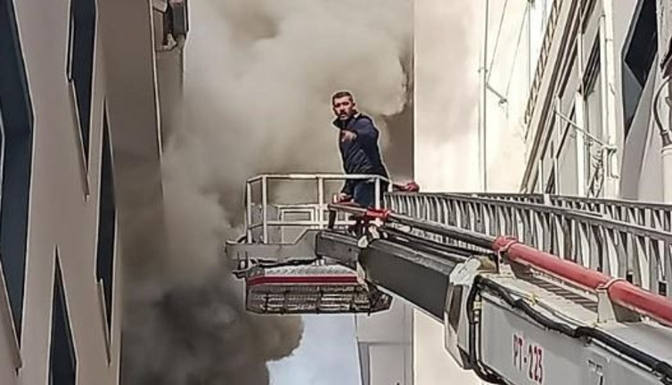 Çakmakla oyun evsiz bıraktı