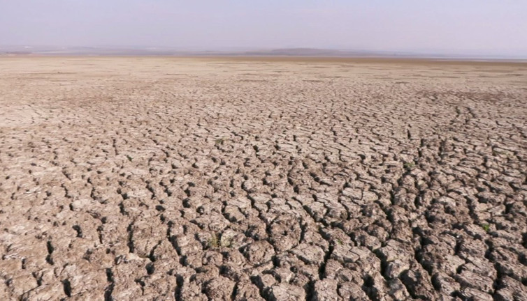 Büyükçekmece Gölü kurudu, İstanbul'a artık su veremiyor. İSKİ son durumu açıkladı