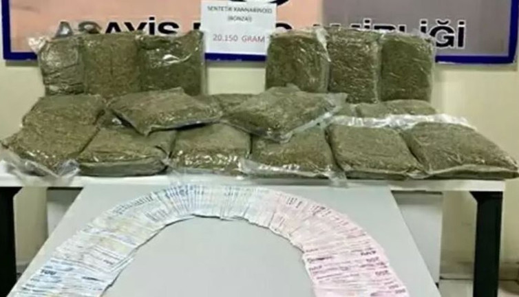 İzmir'de 20 kilo bonzai ele geçirildi