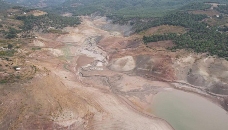 Ayvalı Barajı da kurumaya yüz tuttu. Doluluk oranı alarma geçirdi