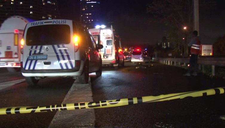 TEM'de otomobil çarpan yaya öldü. Sürücü kaçtı