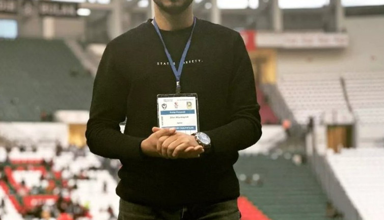 Spor spikeri maaşını açıkladı. Yazıklar olsun diyerek kanalların kaç para verdiğini paylaştı