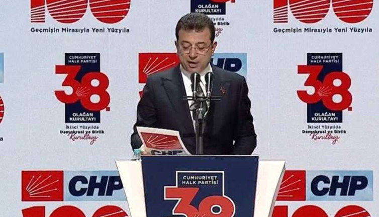 CHP kurultayında sık sık sloganlar atılınca İmamoğlu müdahale etmek zorunda kaldı