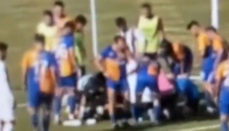 Hakem kaleciyi hayata döndürdü. İskenderun ile İnegölspor arasında oynanan maçta yürekler ağıza geldi