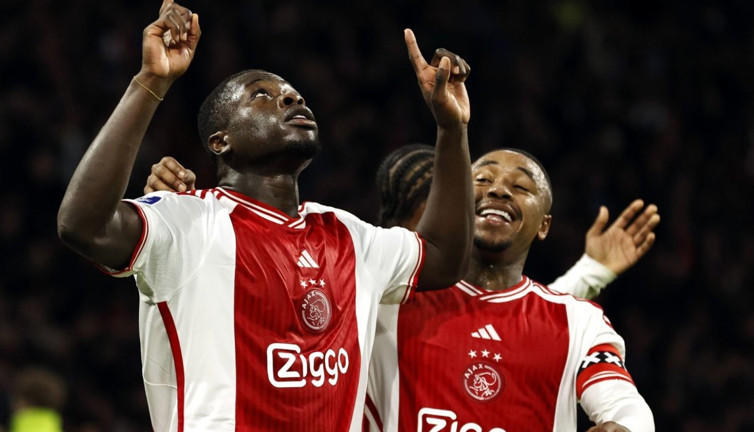 Ajax nefes aldı