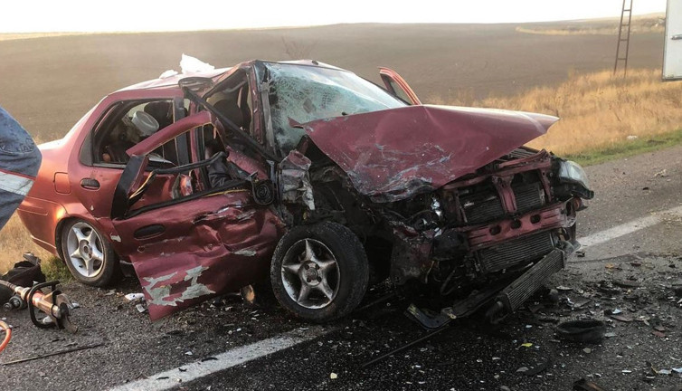 Sivas'ta otomobiller çarpıştı: 1 ölü, 4 yaralı
