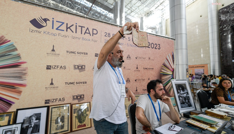 Atatürk'ün imzasını taşıyan o anlamlı eser müzayedede görücüye çıktı