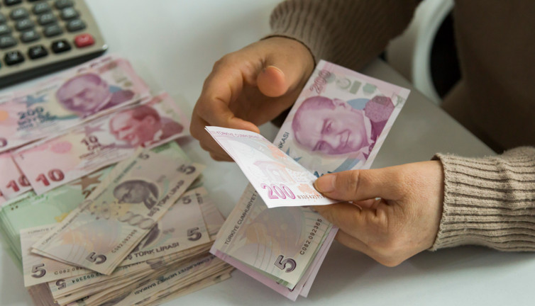 SGK yeni açıklama yaptı. Emekli maaş günü değişti mi?