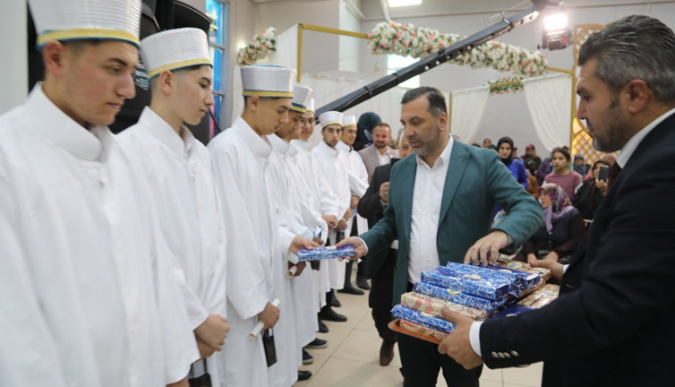 Belediye başkanı hafızlık icazet töreninde