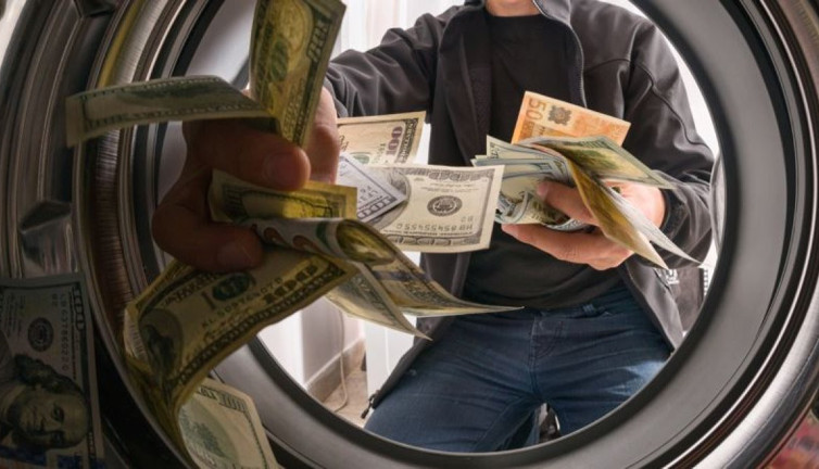 Kara para aklama suçu spor medyasına da sıçradı. Transfer haberlerinden yüz binlerce lira kazanıyorlar