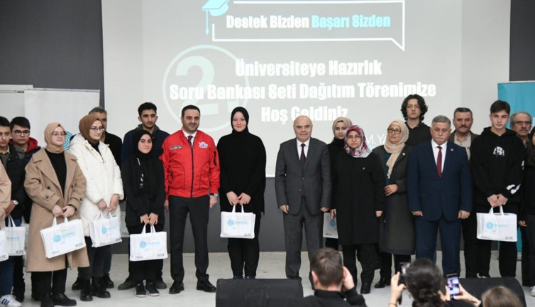 Belediye'den üniversiteyi kazanan öğrencilere 3 bin liralık destek