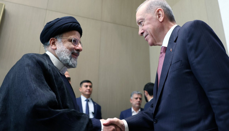 Erdoğan, İran Cumhurbaşkanı Reisi ile görüştü