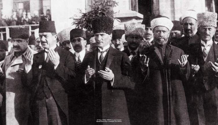 İlahiyatçı Cemil Kılıç: Atatürk karşıtlığı doğrudan doğruya İslam karşıtlığıdır