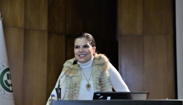 Rektör Meryem Tuncel'e 4X4 araç. Üniversiteden özel ihale açıldı