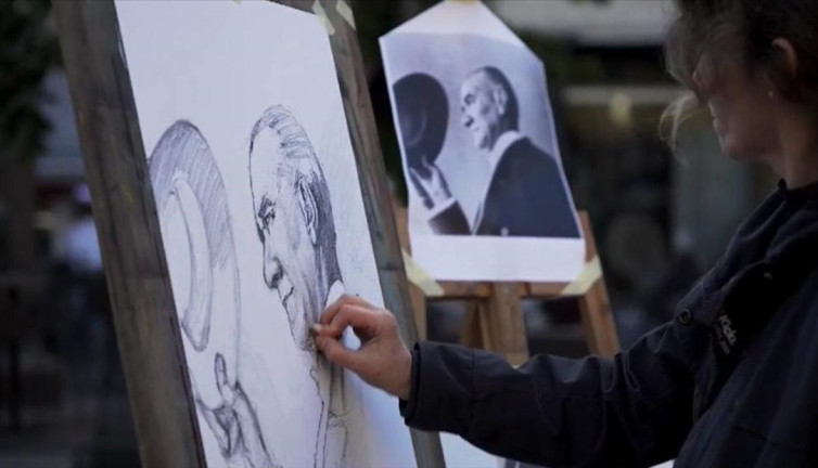 Zagreb'te ünlü ressamlar Atatürk portreleri çizdi