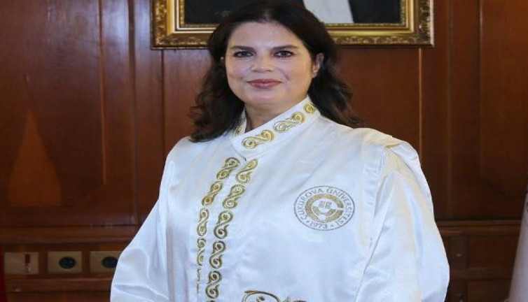 Herkes rektör hanımın koltukları Havana Kahverengisi olacak cipini konuşuyor. Deri Havana Kahverengisi olmazsa binmem