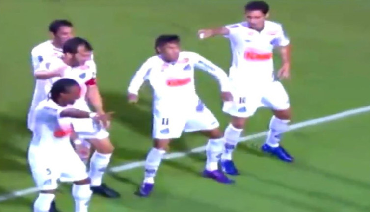 Gol atınca bütün futbolcular o çocuk gibi sevinmişti. Lösemi hastası çocuğun son arzusunu yerine getirmişti