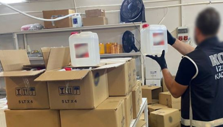 Rakının hammaddesinin adı mürekkep sökücü oldu. Litresi 915 TL'den satılıyor