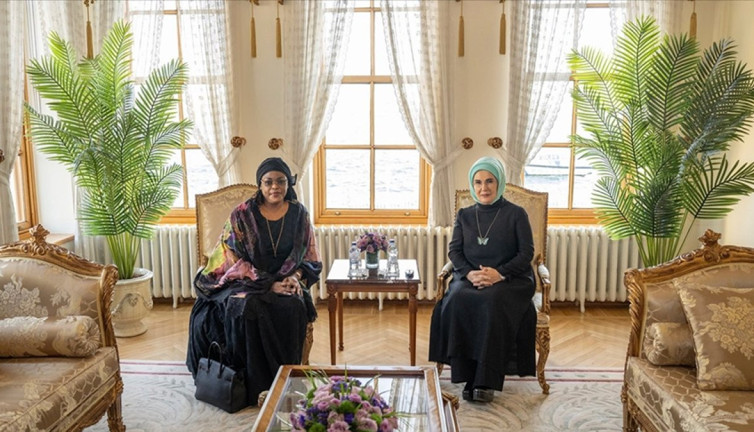 Emine Erdoğan, Senegal Cumhurbaşkanı Sall'ın eşi Marieme Faye Sall ile görüştü