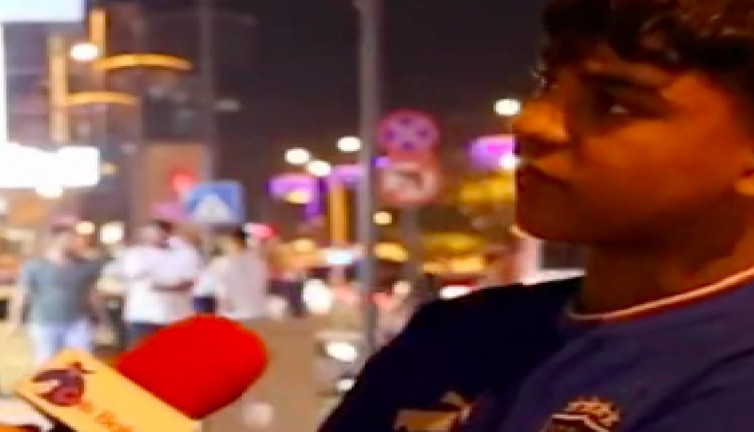 İstiklal Marşı'nı Neşet Ertaş yazdı demekle kalmadı, bir kıtasını bile okuyamadı