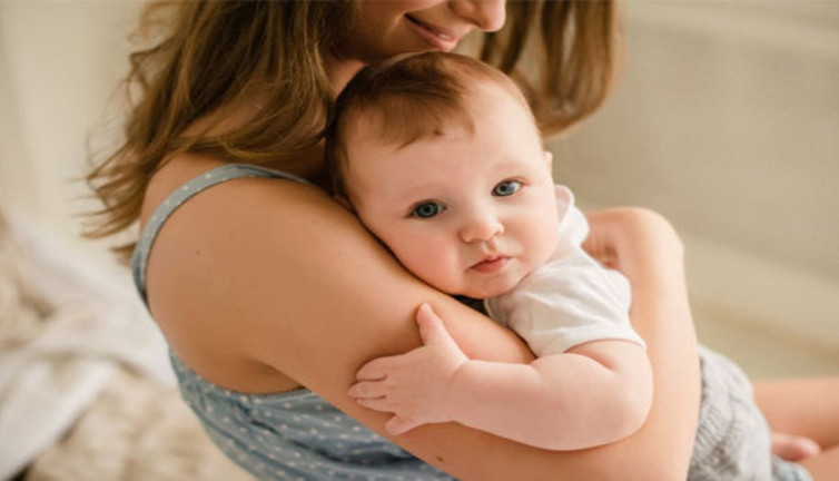 Bebeğinizi kucağınıza alıyor musunuz