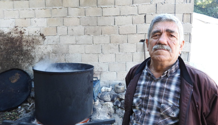 Köylü ormandan bedavaya toplayıp litresini 200 TL'ye satıyor. Eklem ağrılarını bıçak gibi kesiyor