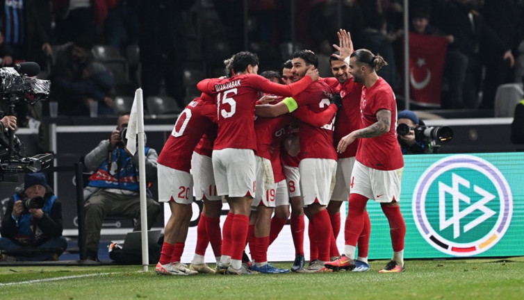 A Milli Takım Almanya'yı mağlup etti. Montella'dan 3'te 3