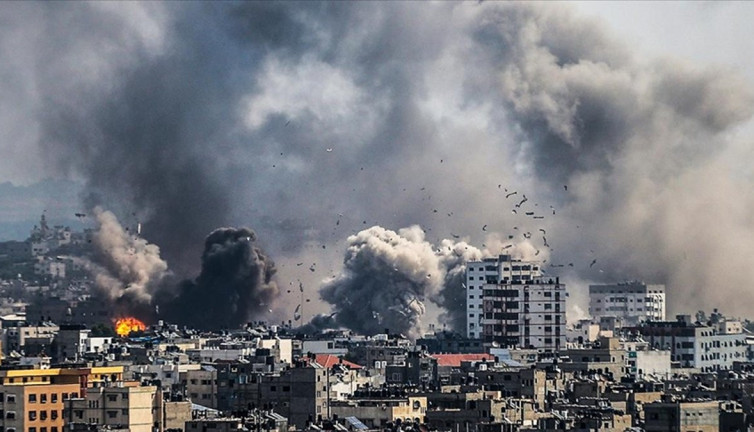 İsrail'in Gazze’ye saldırıları 44. gününde şiddetlenerek devam ediyor