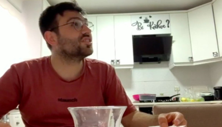 13 yaşındaki öğrencisinin sevgilisi olmasına şaşıran öğretmen: "Sen daha dün doğmadın mı?