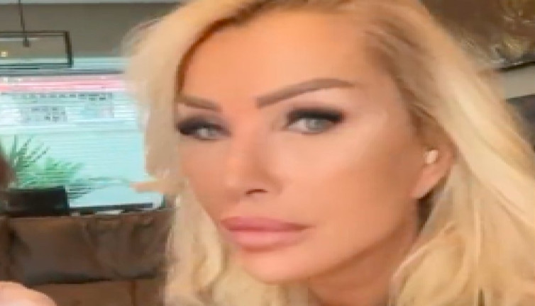 Bu da oldu! Gençleşmek için yüzüne sünnet derisi enjekte ettirdi