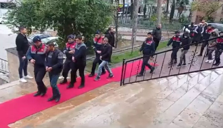 Bilecik'te 14 köpeği öldürdüğü iddia edilen 4 kişi tutuklandı