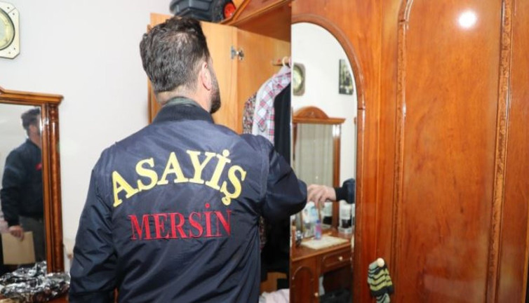 Polis 33 kişiyi uyurken yakaladı