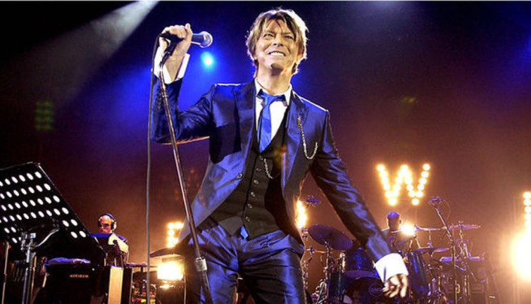 David Bowie'nin el yazısı şarkı sözleri, açık artırmada satılacak. İstenen rakam dudak uçuklatıyor