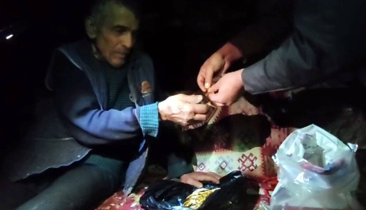 Polis süsüyle 2 milyon liralık vurgun. Dolandırıcıların film gibi tezgahına jandarma darbesi