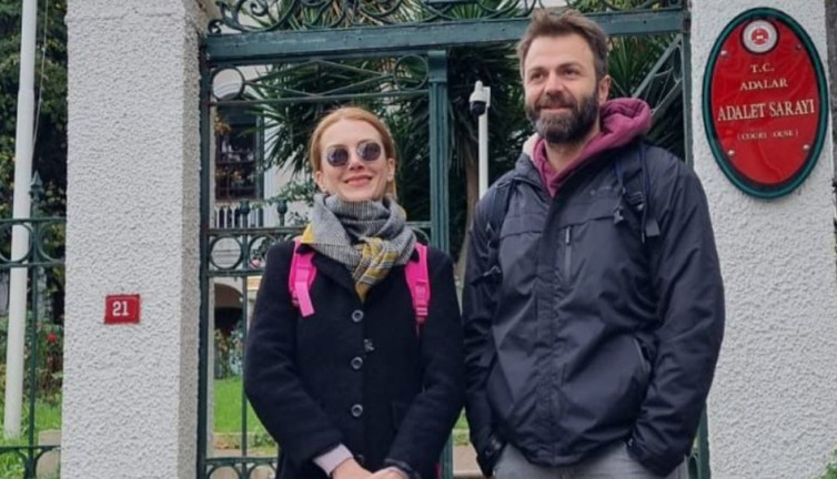 Oyuncu çiftin 4 yıllık evliliği tek celsede bitti. İhanet görüntüleri olay olmuştu