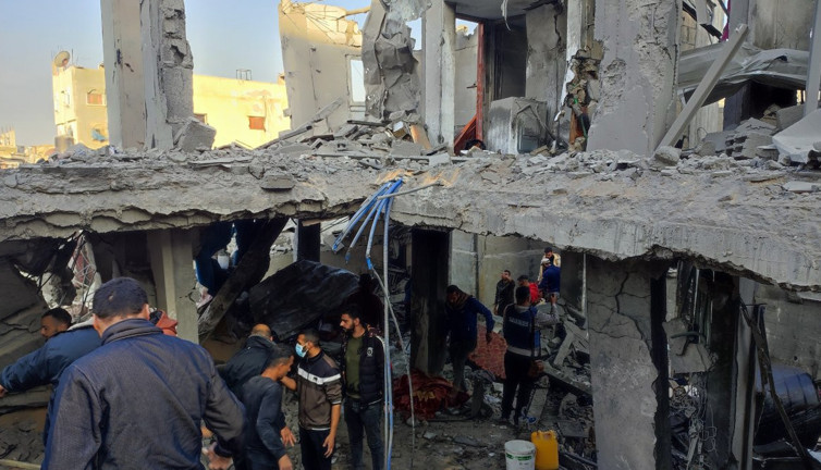 İsrail Maghazi Mülteci Kampı’nı vurdu: 10 Filistinli ölü