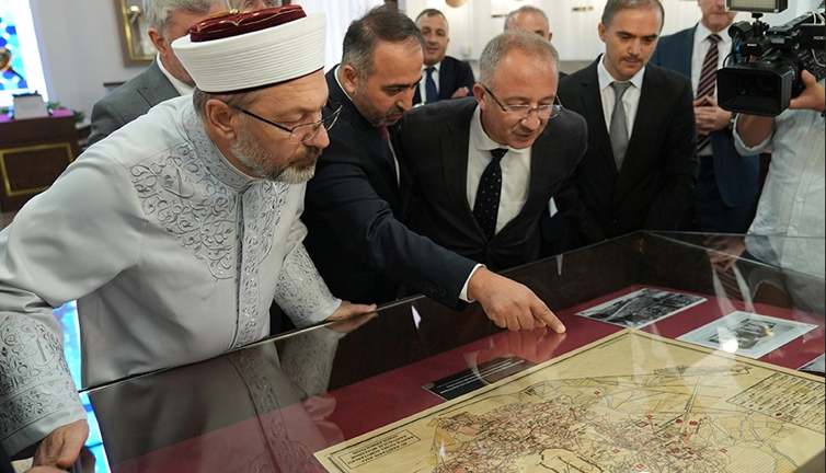 Diyanet açtığı sergi için 1 milyon 400 bin lira harcadı. Tasarruf Genelgesi yine lafta kaldı