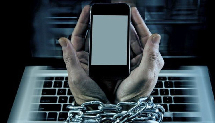 Dijital bağımlılık bedensel ve ruhsal hastalıkları tetikliyor