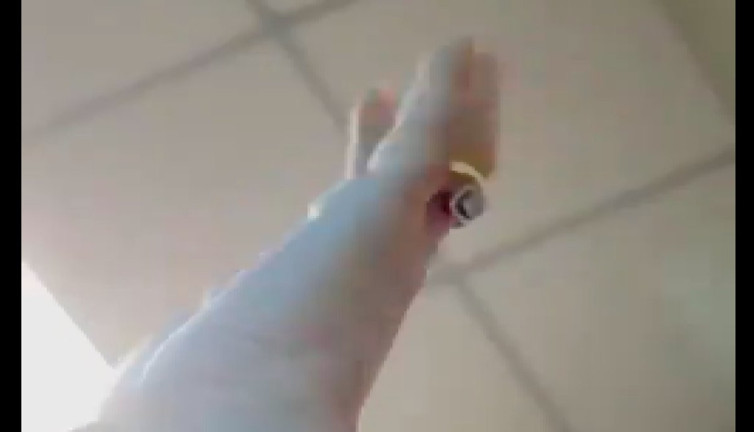 Hasta yakını kadın doktora saldırdı