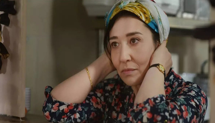 Ünlü oyuncunun oğlu ile verdiği poza yorum yağdı