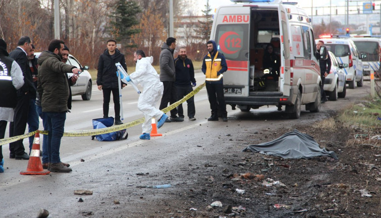 52 yaşındaki adamın cesedi yol kenarına atılı vaziyette bulundu