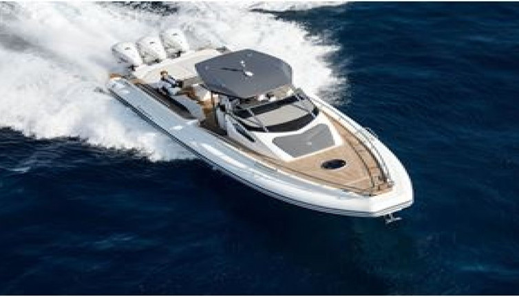 Milyarder iş insanı Rahmi Koç Türkiye'de üretime başlayacak. İtalya'nın dev markasını satın almıştı