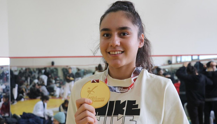 Sude Yaren Uzunçavdar altın madalya kazandı