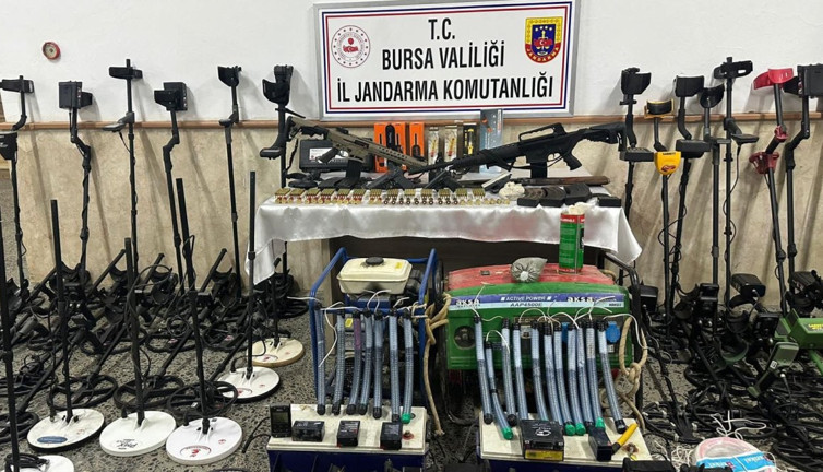 Tarihi eser kaçakçısı baba-oğul-torun yakalandı